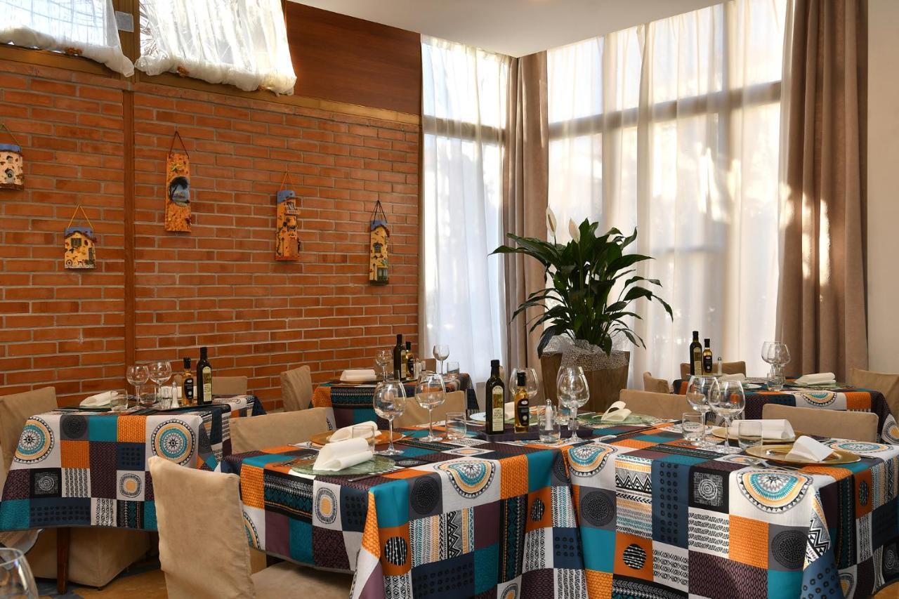Hotel Butterfly Montecatini Terme Exterior photo