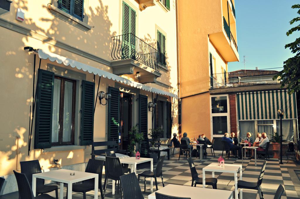 Hotel Butterfly Montecatini Terme Exterior photo